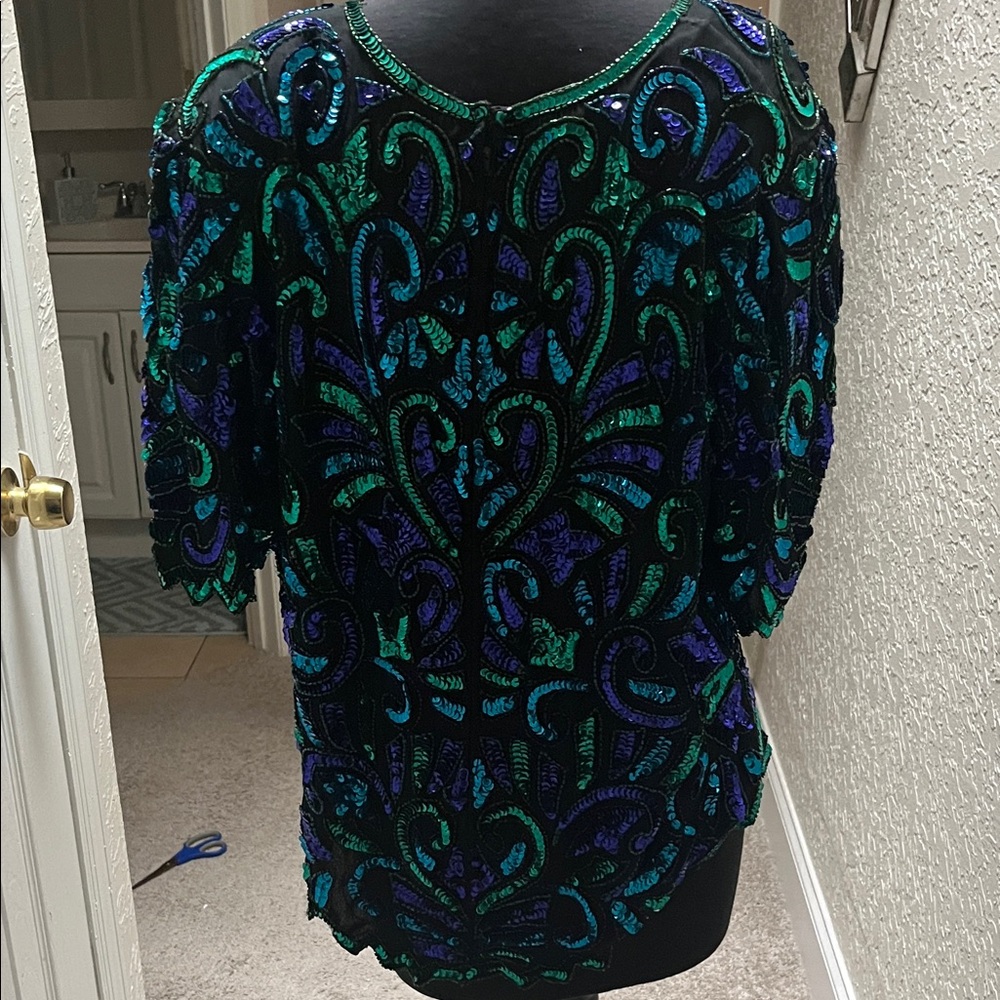 Laurence Kazar 100%Silk Sequined Black Top Green, Teal. Vintage. Size 2X - Picture 4 of 5